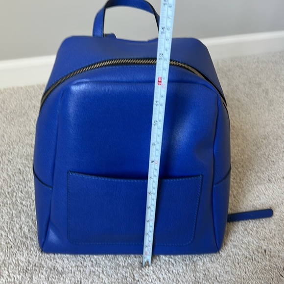 Backpack - Picture 2 of 6